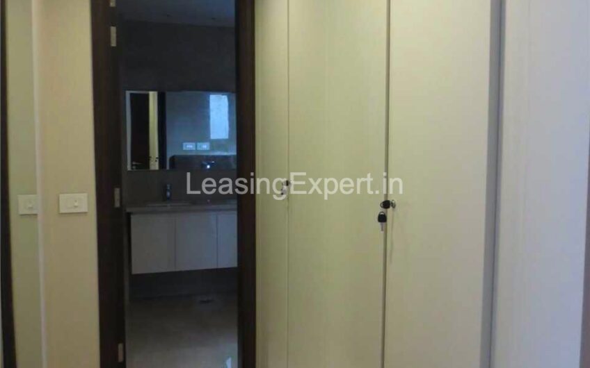 4 BHK Builder Floor Apartment for Rent/ Lease in West End Colony Delhi | Luxurious Apartment on First Floor in South Delhi